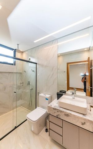 Casa à venda com 680m², 6 quartos e 8 vagasBanheiro da Suíte 3