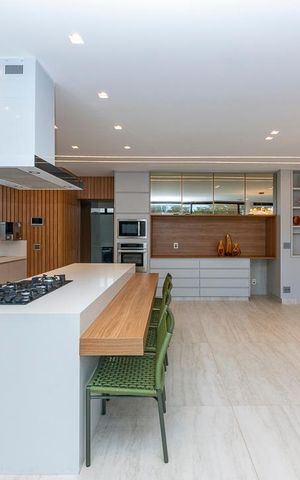 Casa à venda com 680m², 6 quartos e 8 vagasCozinha