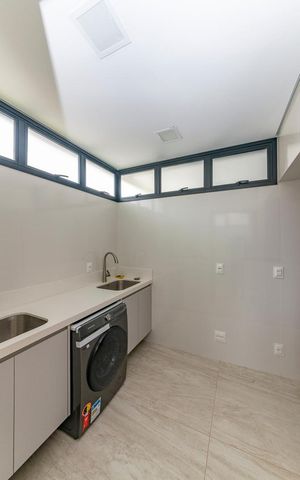 Casa à venda com 680m², 6 quartos e 8 vagasÁrea de Serviço 1