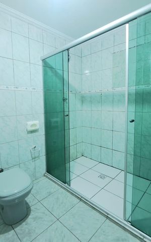 Casa à venda com 198m², 3 quartos e 1 vaga Casa à venda com 198m², 3 quartos e 1 vagaBanheiro 2