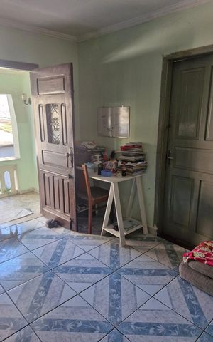 Casa à venda com 390m², 5 quartos e 2 vagas Casa à venda com 390m², 5 quartos e 2 vagasSala