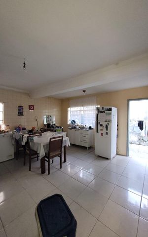 Casa à venda com 390m², 5 quartos e 2 vagas Casa à venda com 390m², 5 quartos e 2 vagasCozinha