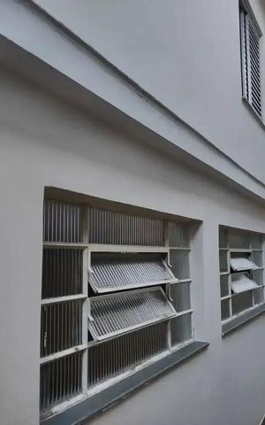 Casa à venda com 100m², 3 quartos e 2 vagas Casa à venda com 100m², 3 quartos e 2 vagasÁrea externa