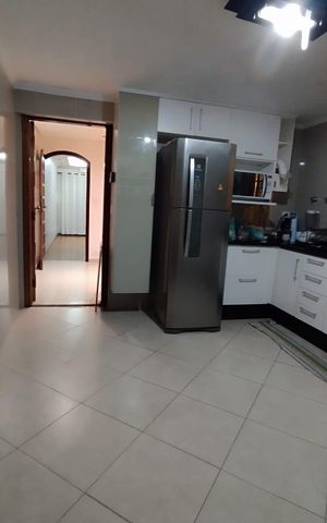 Casa à venda com 136m², 4 quartos e 2 vagas Casa à venda com 136m², 4 quartos e 2 vagasCozinha
