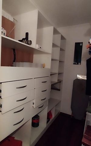 Casa à venda com 136m², 4 quartos e 2 vagas Casa à venda com 136m², 4 quartos e 2 vagasCloset