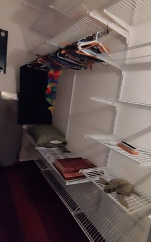 Casa à venda com 136m², 4 quartos e 2 vagas Casa à venda com 136m², 4 quartos e 2 vagasCloset