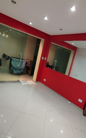 Casa à venda com 136m², 4 quartos e 2 vagas Casa à venda com 136m², 4 quartos e 2 vagasQuarto