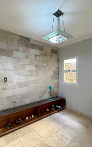 Casa à venda com 150m², 2 quartos e 1 vaga Casa à venda com 150m², 2 quartos e 1 vagaSala