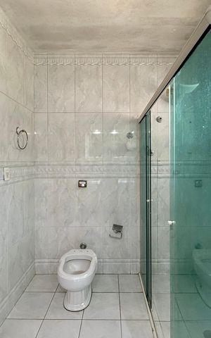 Casa à venda com 150m², 2 quartos e 1 vaga Casa à venda com 150m², 2 quartos e 1 vagaBanheiro Suíte