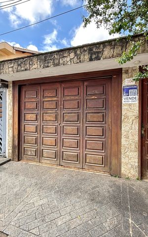 Casa à venda com 150m², 2 quartos e 1 vaga Casa à venda com 150m², 2 quartos e 1 vagaFachada