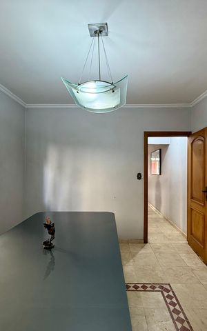 Casa à venda com 150m², 2 quartos e 1 vaga Casa à venda com 150m², 2 quartos e 1 vagaSala