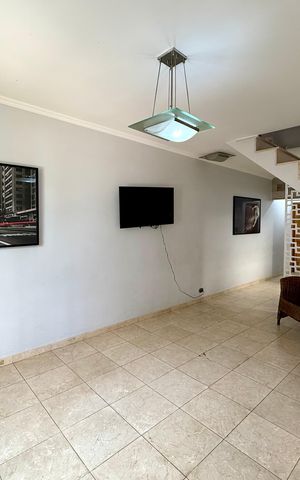 Casa à venda com 150m², 2 quartos e 1 vaga Casa à venda com 150m², 2 quartos e 1 vagaSala