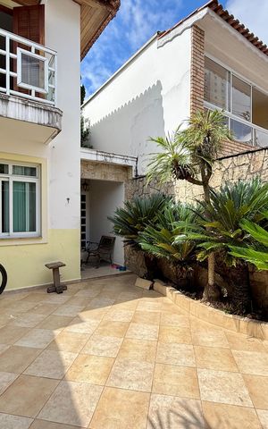 Casa à venda com 150m², 2 quartos e 1 vaga Casa à venda com 150m², 2 quartos e 1 vagaGaragem