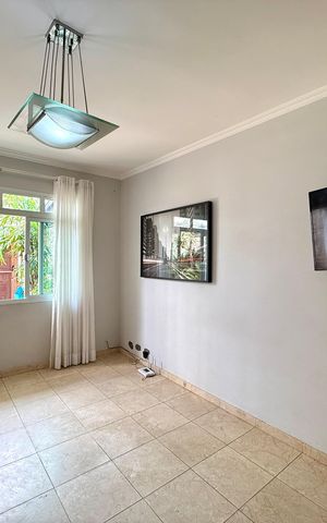 Casa à venda com 150m², 2 quartos e 1 vaga Casa à venda com 150m², 2 quartos e 1 vagaSala