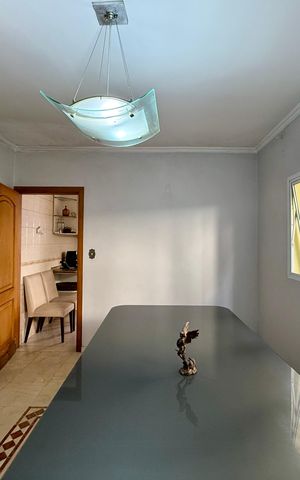 Casa à venda com 150m², 2 quartos e 1 vaga Casa à venda com 150m², 2 quartos e 1 vagaSala