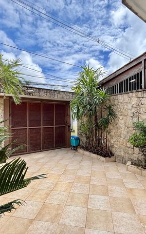 Casa à venda com 150m², 2 quartos e 1 vaga Casa à venda com 150m², 2 quartos e 1 vagaGaragem
