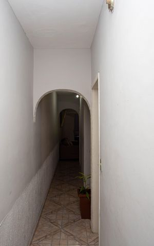Casa à venda com 175m², 4 quartos e 2 vagasCorredor