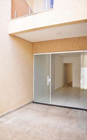Casa à venda com 150m², 3 quartos e 3 vagas Casa à venda com 150m², 3 quartos e 3 vagasDetalhe - Área de Serviço e Churrasqueira