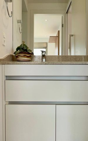 Apartamento para alugar com 55m², 1 quarto e 2 vagas Apartamento para alugar com 55m², 1 quarto e 2 vagasBanheiro da Suíte