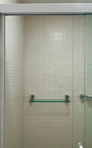 Apartamento para alugar com 55m², 1 quarto e 2 vagas Apartamento para alugar com 55m², 1 quarto e 2 vagasBanheiro da Suíte