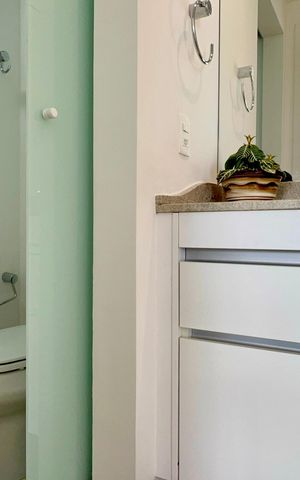 Apartamento para alugar com 55m², 1 quarto e 2 vagas Apartamento para alugar com 55m², 1 quarto e 2 vagasBanheiro da Suíte