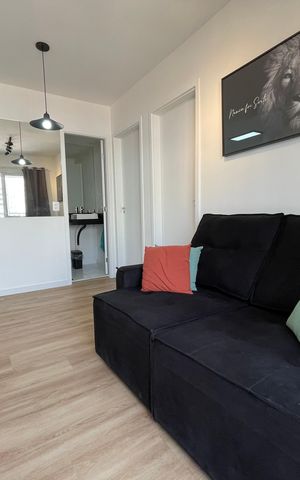 Apartamento à venda com 37m², 2 quartos e 1 vaga Apartamento à venda com 37m², 2 quartos e 1 vagaSala