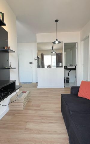 Apartamento à venda com 37m², 2 quartos e 1 vaga Apartamento à venda com 37m², 2 quartos e 1 vagaSala