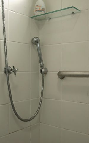 Apartamento à venda com 61m², 2 quartos e 2 vagasBanheiro da Suíte