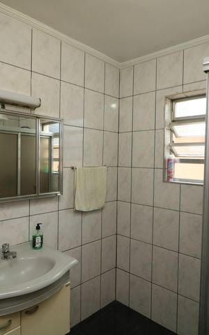 Casa à venda com 170m², 3 quartos e 2 vagasBanheiro 2