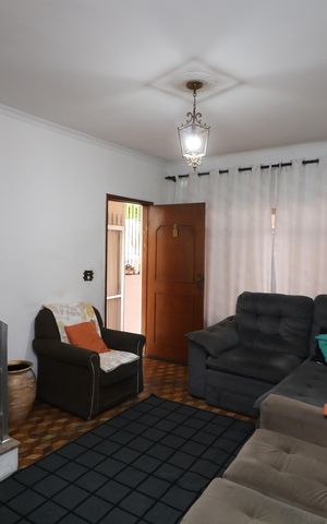 Casa à venda com 170m², 3 quartos e 2 vagasSala