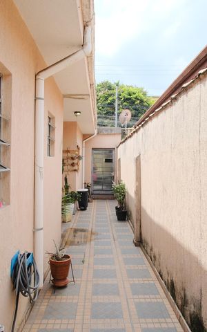 Casa para alugar com 123m², 2 quartos e 2 vagasCorredor Lateral
