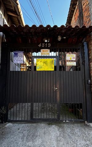Casa à venda com 85m², 2 quartos e 1 vagaFachada