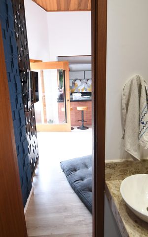 Casa de condomínio à venda com 300m², 3 quartos e 2 vagasLavabo