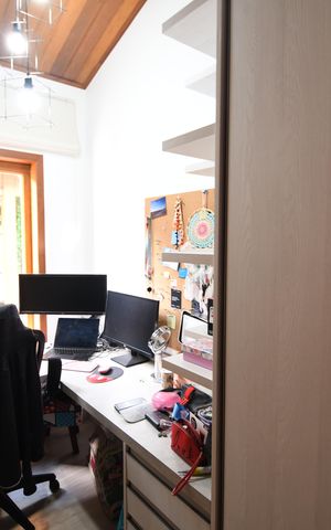 Casa de condomínio à venda com 300m², 3 quartos e 2 vagasEscritório