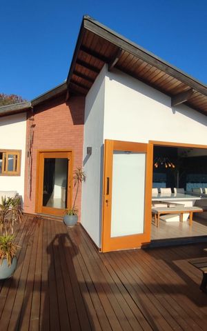 Casa de condomínio à venda com 300m², 3 quartos e 2 vagasSala - Deck