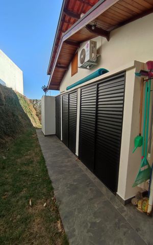 Casa de condomínio à venda com 300m², 3 quartos e 2 vagasCorredor