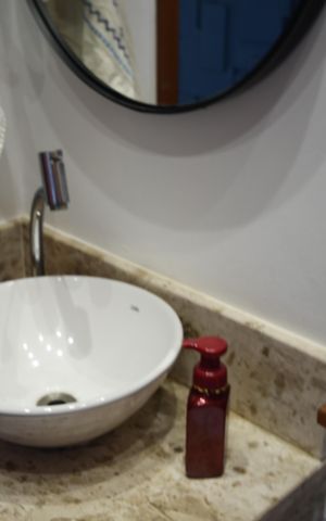 Casa de condomínio à venda com 300m², 3 quartos e 2 vagasLavabo