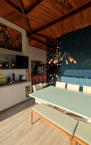 Casa de condomínio à venda com 300m², 3 quartos e 2 vagasSala