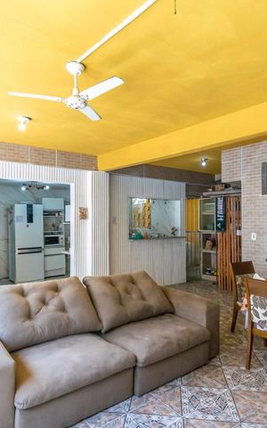 Casa à venda com 400m², 3 quartos e 2 vagas Casa à venda com 400m², 3 quartos e 2 vagasSala
