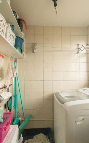 Apartamento à venda com 50m², 3 quartos e 1 vaga Apartamento à venda com 50m², 3 quartos e 1 vagaCozinha e Área de Serviço