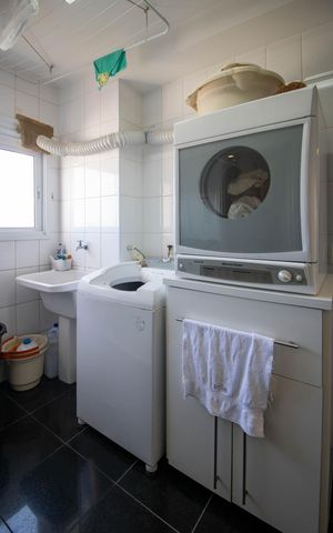 Apartamento à venda com 181m², 3 quartos e 3 vagas Apartamento à venda com 181m², 3 quartos e 3 vagasÁrea de Serviço