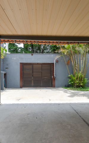 Casa para alugar com 180m², 3 quartos e 5 vagas Casa para alugar com 180m², 3 quartos e 5 vagasGaragem