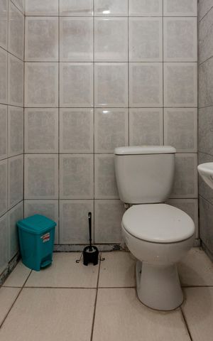 Casa para alugar com 180m², 3 quartos e 5 vagas Casa para alugar com 180m², 3 quartos e 5 vagasBanheiro de Serviço