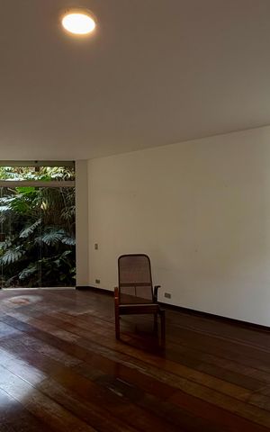 Casa à venda com 290m², 4 quartos e 2 vagas