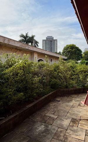 Casa à venda com 290m², 4 quartos e 2 vagas