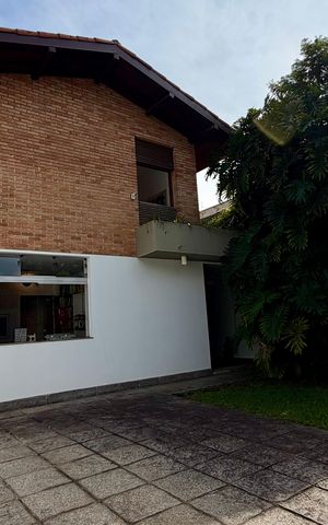 Casa à venda com 290m², 4 quartos e 2 vagas