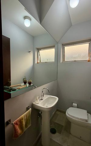 Casa à venda com 290m², 4 quartos e 2 vagas