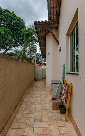 Casa à venda com 309m², 4 quartos e 3 vagasQuintal
