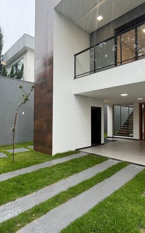 Casa à venda com 266m², 4 quartos e 2 vagas Casa à venda com 266m², 4 quartos e 2 vagasGaragem