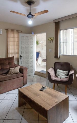 Casa à venda com 240m², 4 quartos e 3 vagasSala